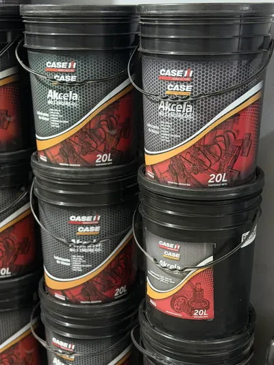 Aceites y lubricantes en el local de Casa Vale (14)