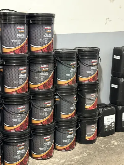 Aceites y lubricantes en el local de Casa Vale (20)