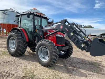 Maquinaria agrícola de las líneas que vende Casa Vale, trabajando en el campo (15)
