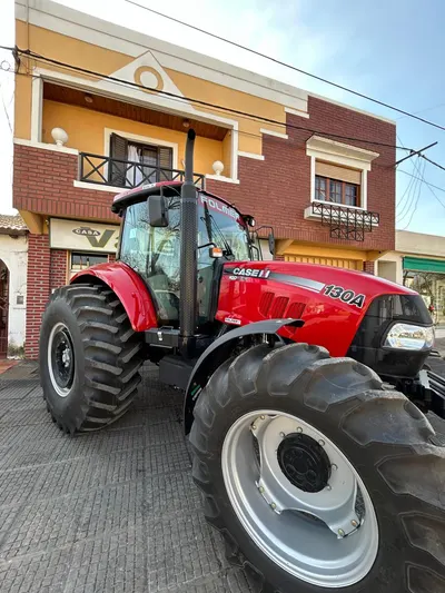 Maquinaria agrícola de las líneas que vende Casa Vale, trabajando en el campo (17)