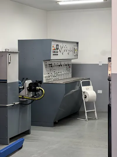 Sector oleohidráulico del taller de Casa Vale (7)
